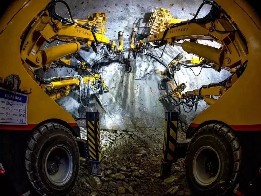 Overview of China’s Rock Drilling Jumbos for Tunnels