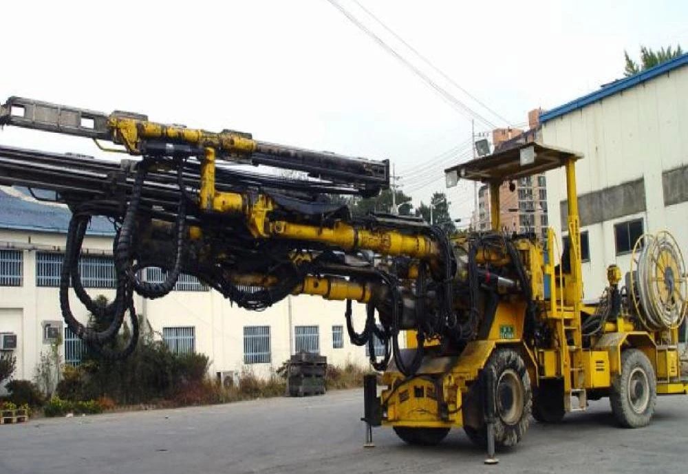 Research on Excavation Construction Method of Three-boom Hydraulic Rock Drilling Jumbo