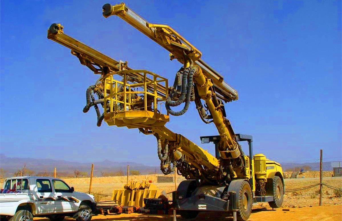 Applicability of Drilling Jumbo in Different Construction Methods of Railway Tunnel