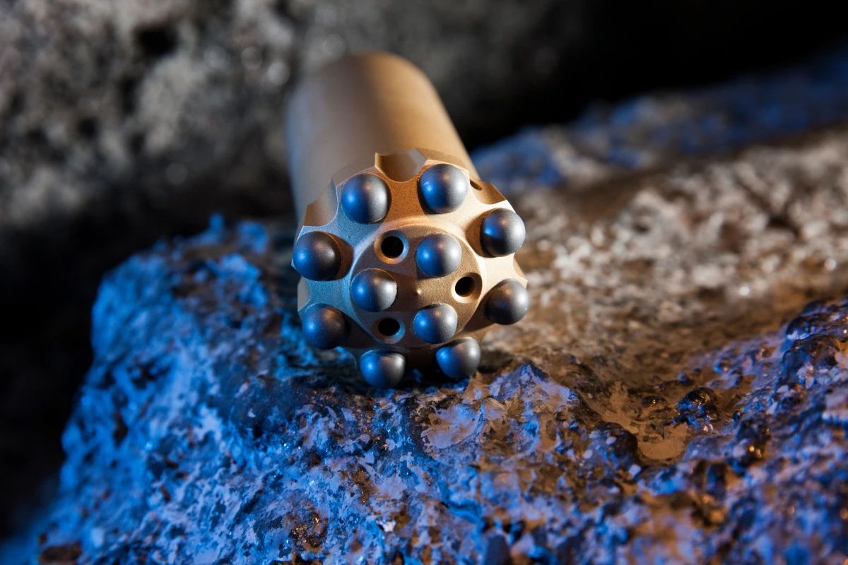 Technical Features and Some Suggestions for Domestic Enterprises of Rock Drilling Tools