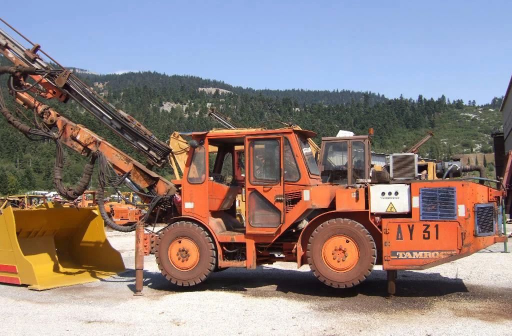 Design of drilling and blasting parameters for hard rock mine tunnel construction by rock drilling jumbo