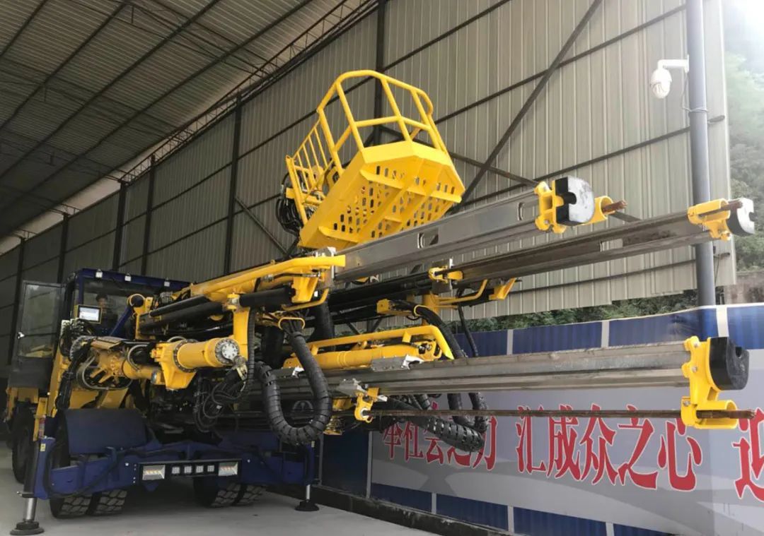 Application of Intelligent Construction Technology in Railway Tunnel Construction