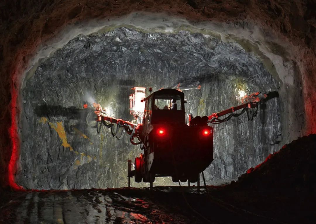 Application Prospects of Rock Drilling Rig in Tunnel Construction