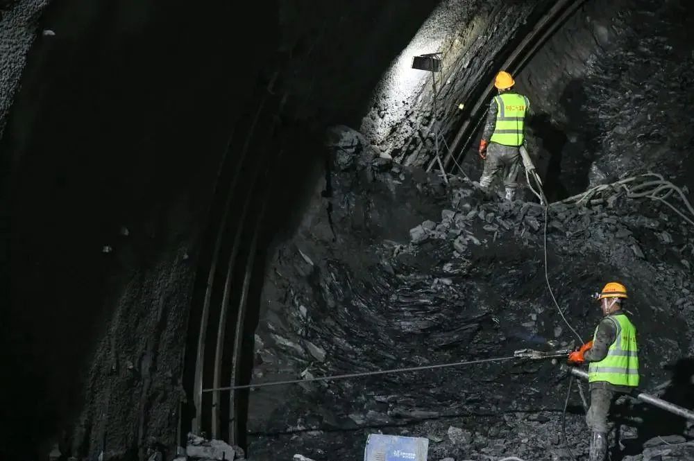 Mechanized supporting construction technology and key construction of railway tunnels Technical Research