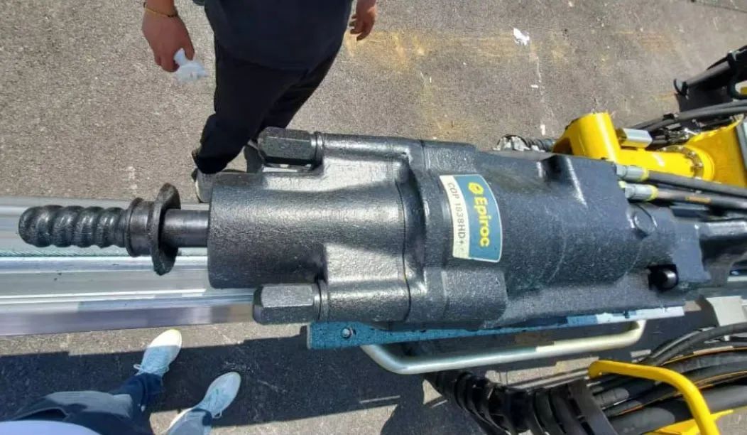 Analysis of Piston Stressed Area of Epiroc's Hydraulic Rock Drills and Assessment of 3-Section Method